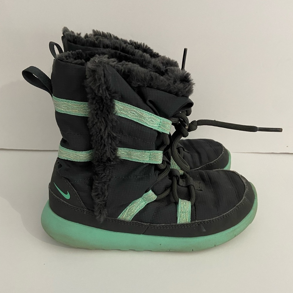 Nike Roshe sneaker boots size 13c